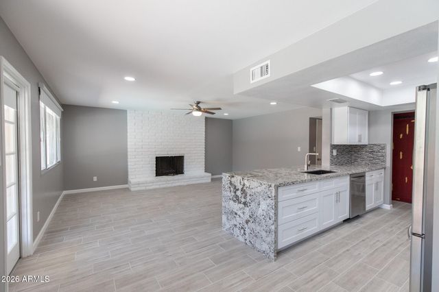 1224 E CAMPUS Drive, Tempe, AZ 85282