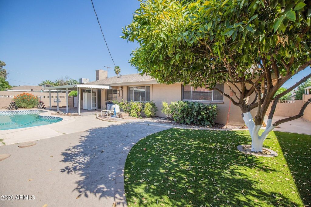 1224 E CAMPUS Drive, Tempe, AZ 85282