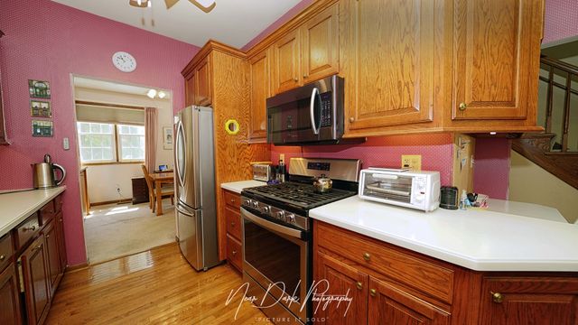 702 Derby Course, St. Charles, IL 60174