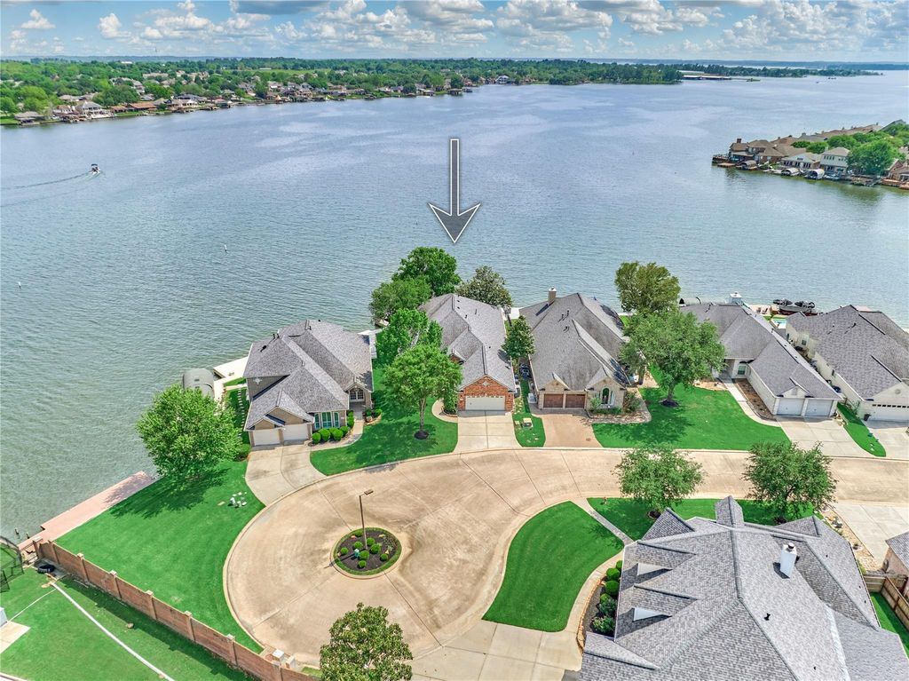 13625 Lakeside Place Drive, Willis, TX 77318