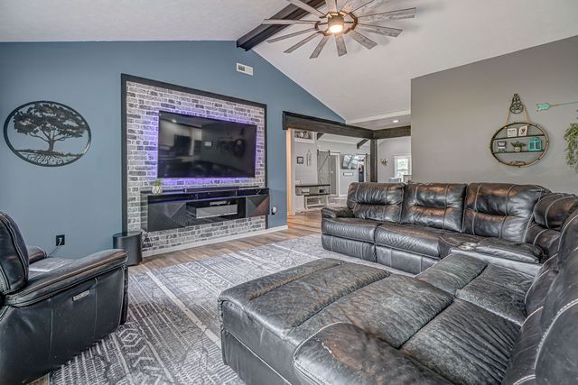 137 S Waynesville Road, Oregonia, OH 45054