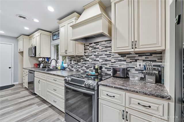 137 S Waynesville Road, Oregonia, OH 45054