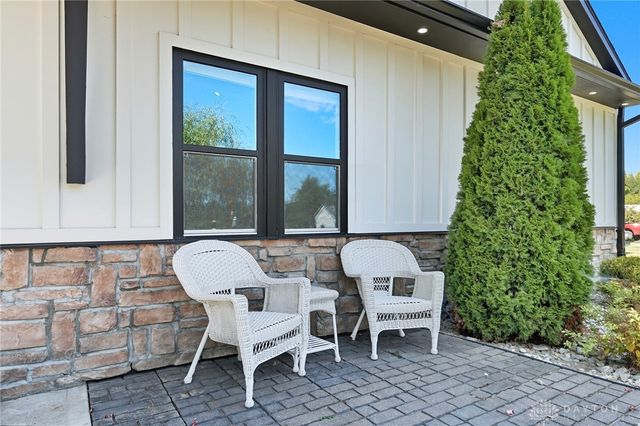 137 S Waynesville Road, Oregonia, OH 45054