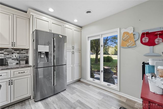 137 S Waynesville Road, Oregonia, OH 45054
