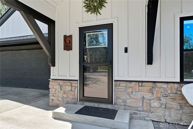 137 S Waynesville Road, Oregonia, OH 45054