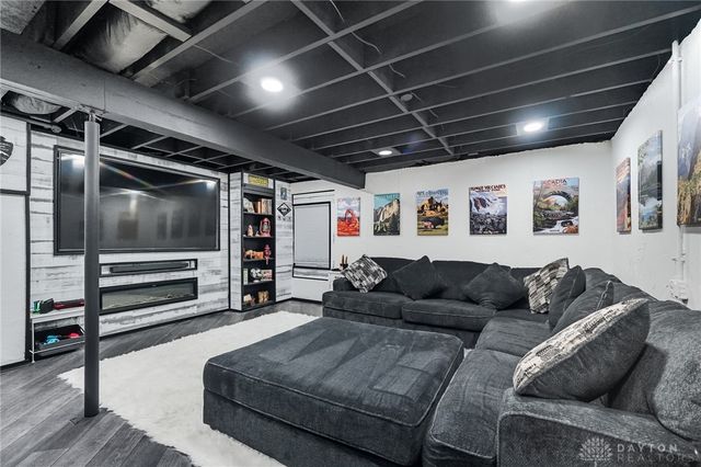 137 S Waynesville Road, Oregonia, OH 45054