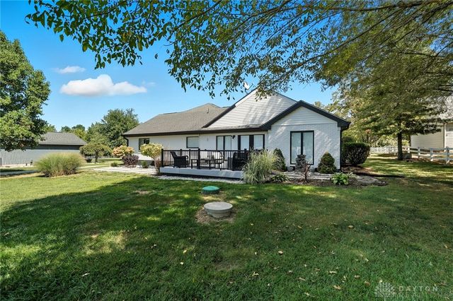 137 S Waynesville Road, Oregonia, OH 45054