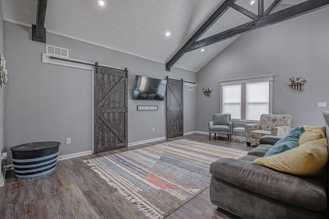 137 S Waynesville Road, Oregonia, OH 45054