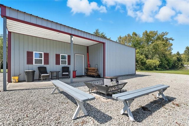 137 S Waynesville Road, Oregonia, OH 45054