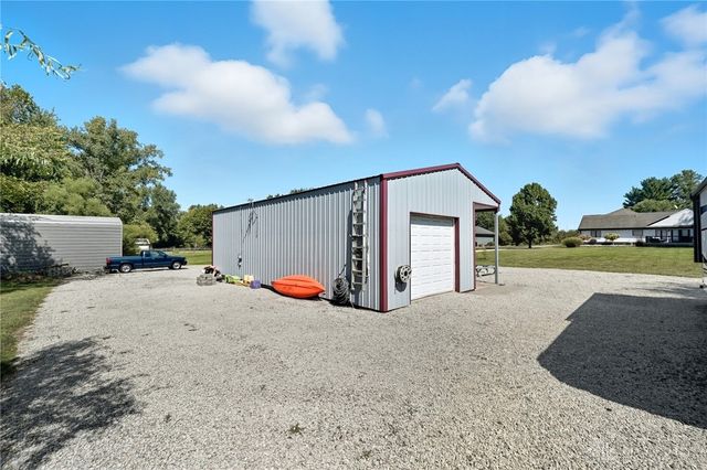 137 S Waynesville Road, Oregonia, OH 45054