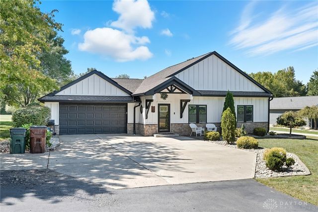 137 S Waynesville Road, Oregonia, OH 45054