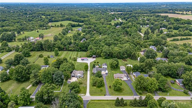 137 S Waynesville Road, Oregonia, OH 45054