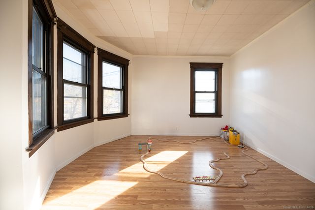 239 Forbes Avenue Floor 2, New Haven, CT 06512