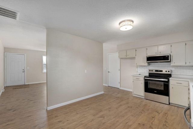 318 S Meadowlark Street, Fair Grove, MO 65648