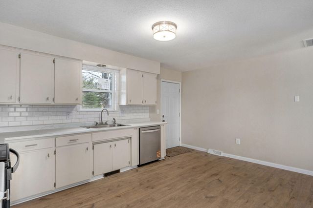 318 S Meadowlark Street, Fair Grove, MO 65648