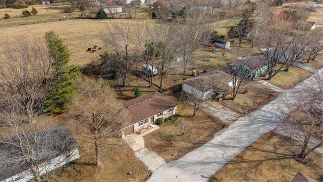 318 S Meadowlark Street, Fair Grove, MO 65648