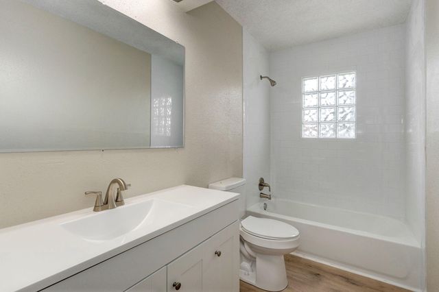 318 S Meadowlark Street, Fair Grove, MO 65648