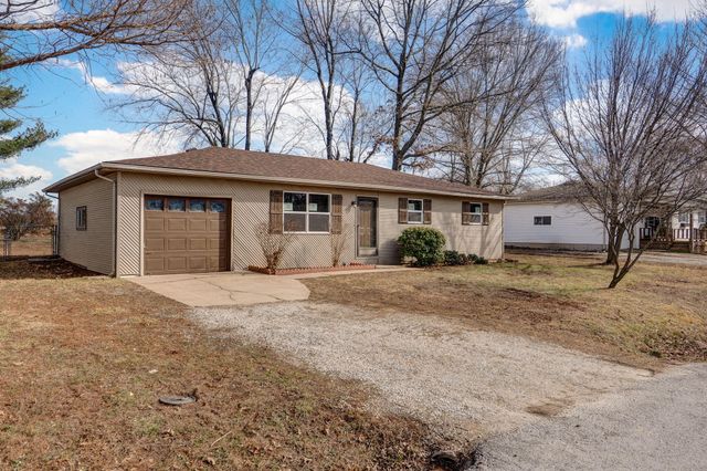 318 S Meadowlark Street, Fair Grove, MO 65648