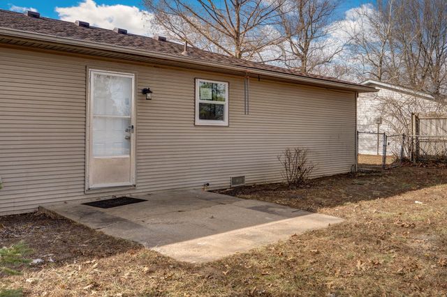 318 S Meadowlark Street, Fair Grove, MO 65648