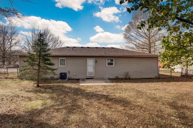 318 S Meadowlark Street, Fair Grove, MO 65648