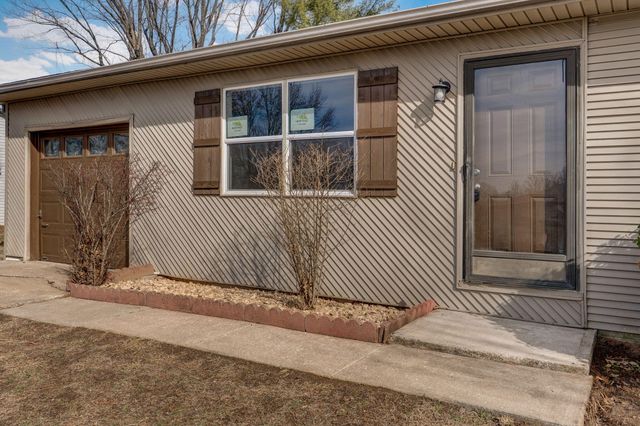 318 S Meadowlark Street, Fair Grove, MO 65648