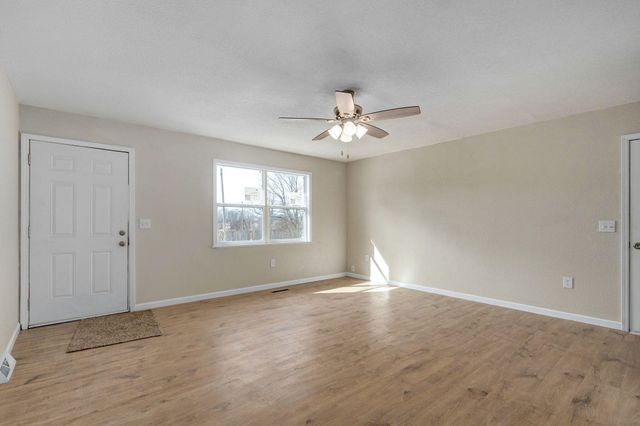 318 S Meadowlark Street, Fair Grove, MO 65648