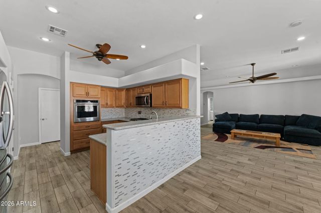 34841 N 3RD Street, Phoenix, AZ 85086