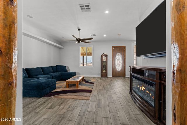 34841 N 3RD Street, Phoenix, AZ 85086