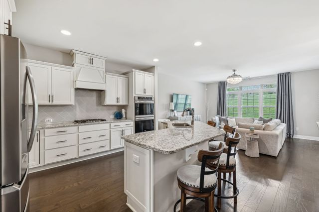 1064 Callaway Dr, Lebanon, TN 37087