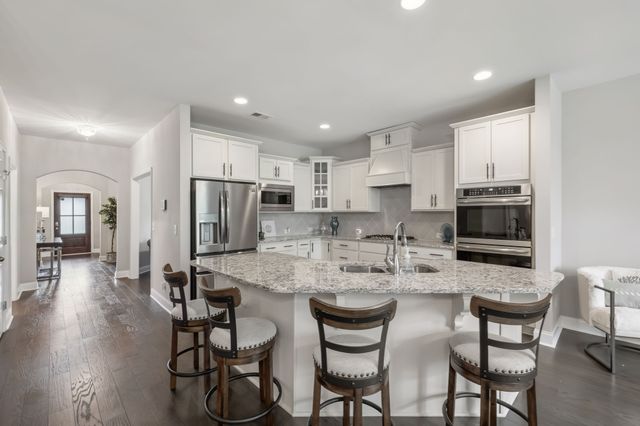 1064 Callaway Dr, Lebanon, TN 37087