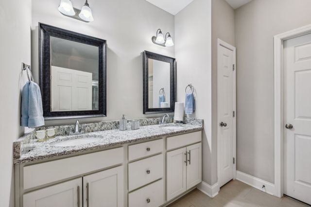 1064 Callaway Dr, Lebanon, TN 37087