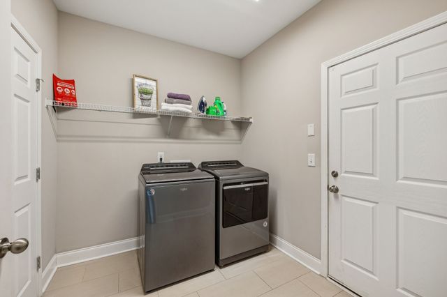 1064 Callaway Dr, Lebanon, TN 37087