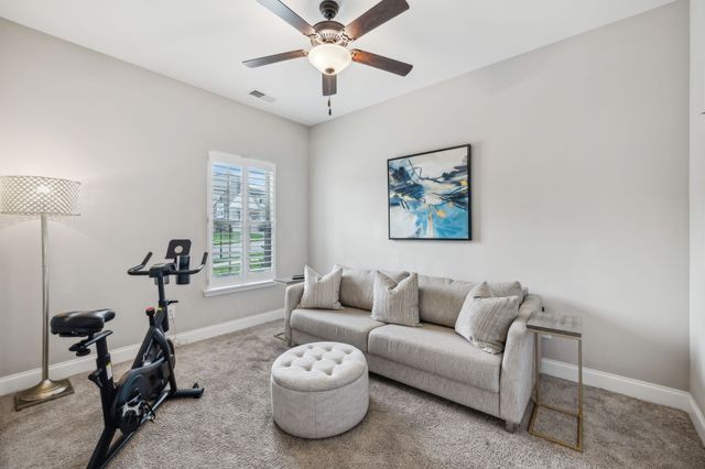 1064 Callaway Dr, Lebanon, TN 37087