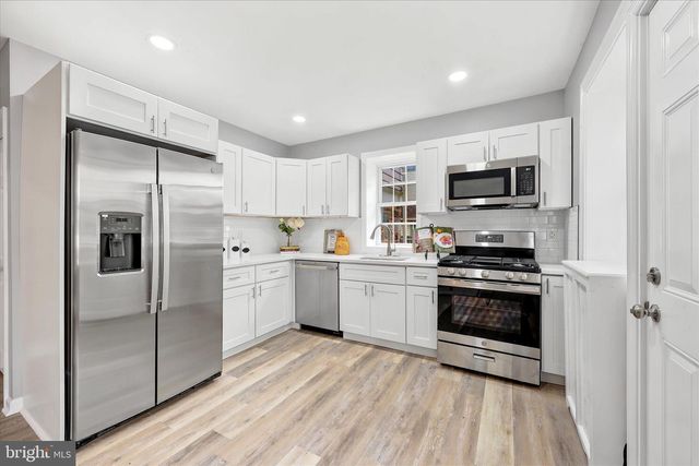 7208 HILLTOP RD, Upper Darby, PA 19082