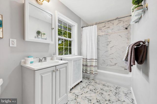 7208 HILLTOP RD, Upper Darby, PA 19082