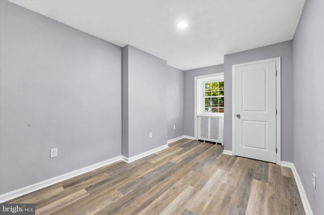 7208 HILLTOP RD, Upper Darby, PA 19082