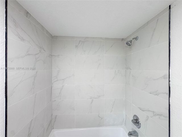 5615 SW 40th St, West Park, FL 33023