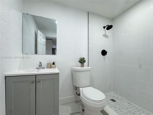 5615 SW 40th St, West Park, FL 33023