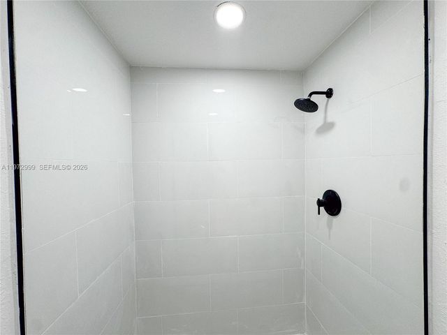 5615 SW 40th St, West Park, FL 33023