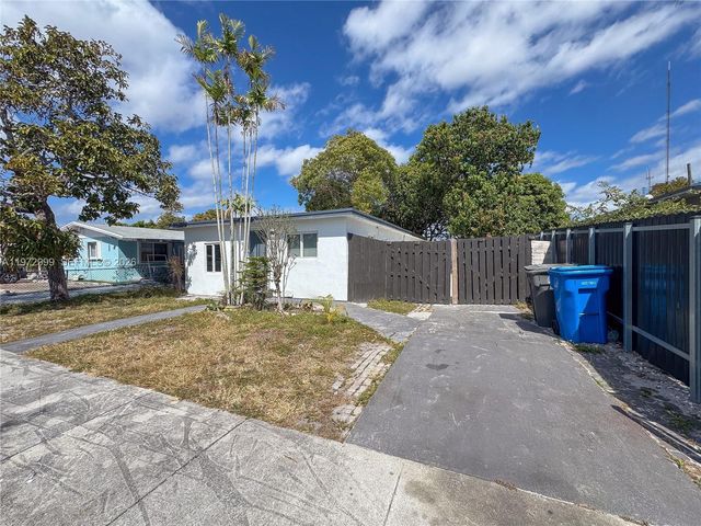 5615 SW 40th St, West Park, FL 33023