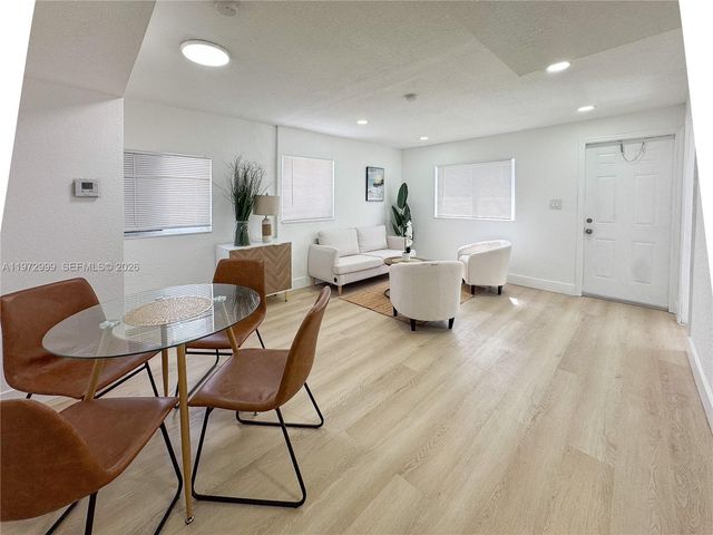 5615 SW 40th St, West Park, FL 33023