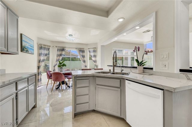 8321 Emerald Isle Avenue, Las Vegas, NV 89128