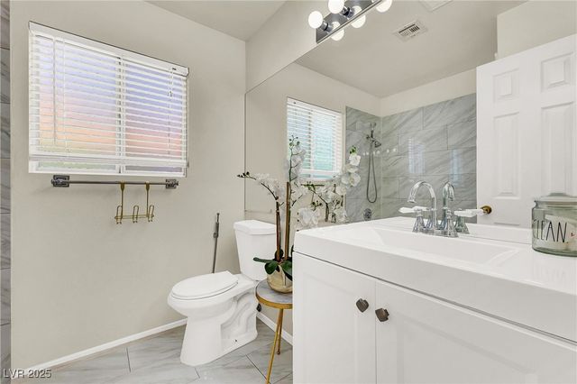 8321 Emerald Isle Avenue, Las Vegas, NV 89128