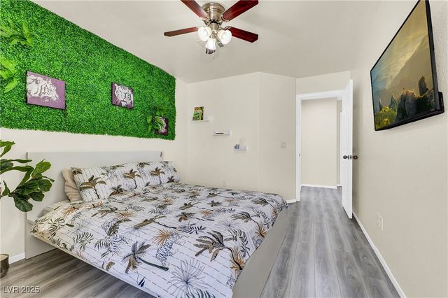 8321 Emerald Isle Avenue, Las Vegas, NV 89128