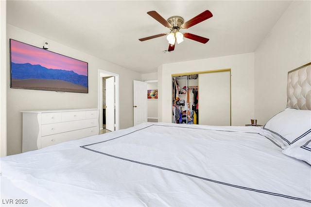 8321 Emerald Isle Avenue, Las Vegas, NV 89128