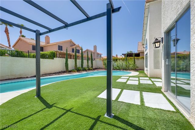 8321 Emerald Isle Avenue, Las Vegas, NV 89128