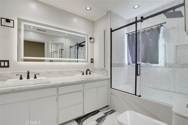 428 W 98th, Los Angeles, CA 90003