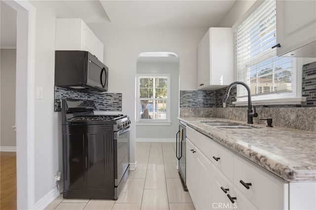 428 W 98th, Los Angeles, CA 90003
