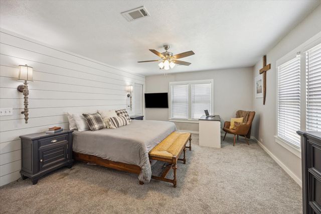 711 S Tesch Street, Bellville, TX 77418