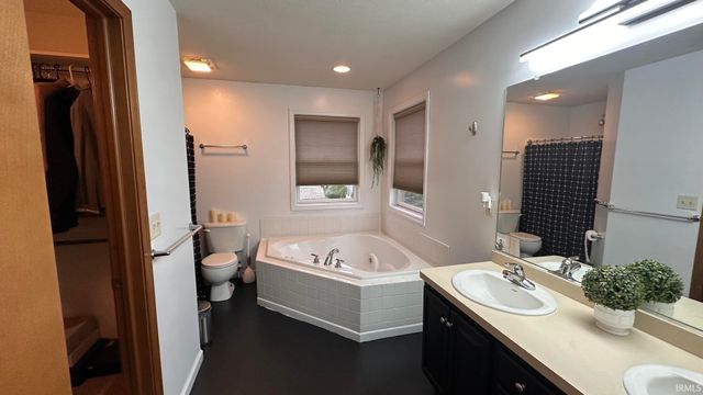 1238 Crimson Leaf Drive, Goshen, IN 46526